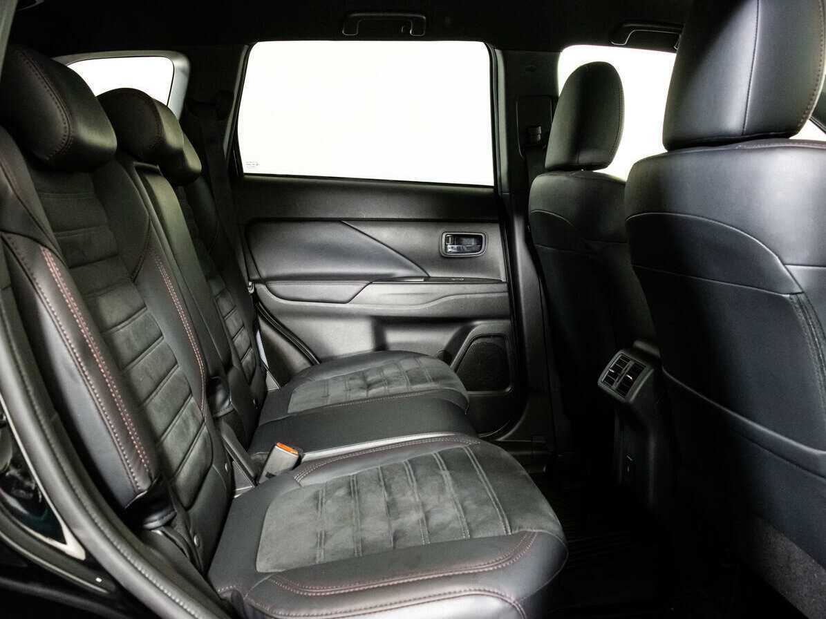 Mitsubishi Outlander с пробегом — 2021 год. Фото: #17