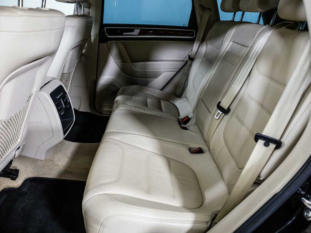 Volkswagen Touareg с пробегом — 2011 год. Фото: #9