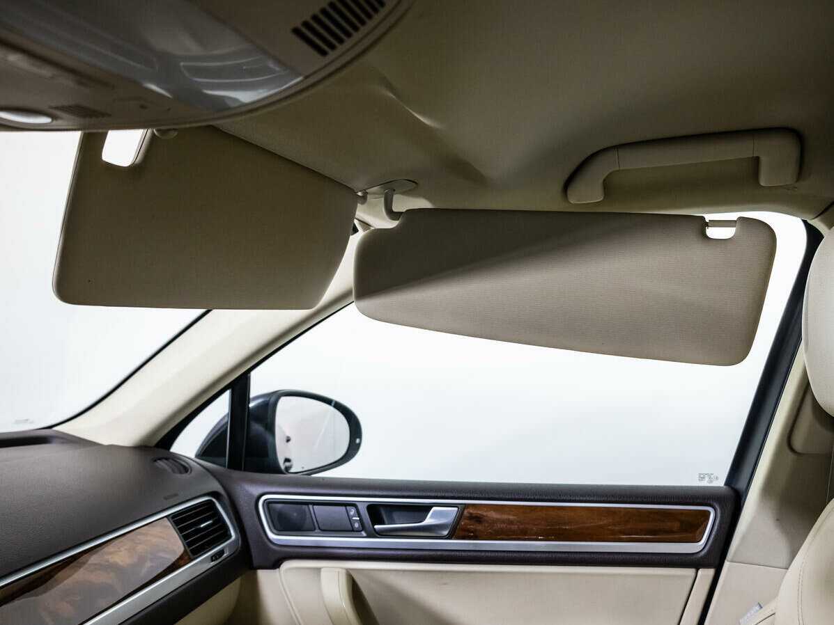 Volkswagen Touareg с пробегом — 2011 год. Фото: #15