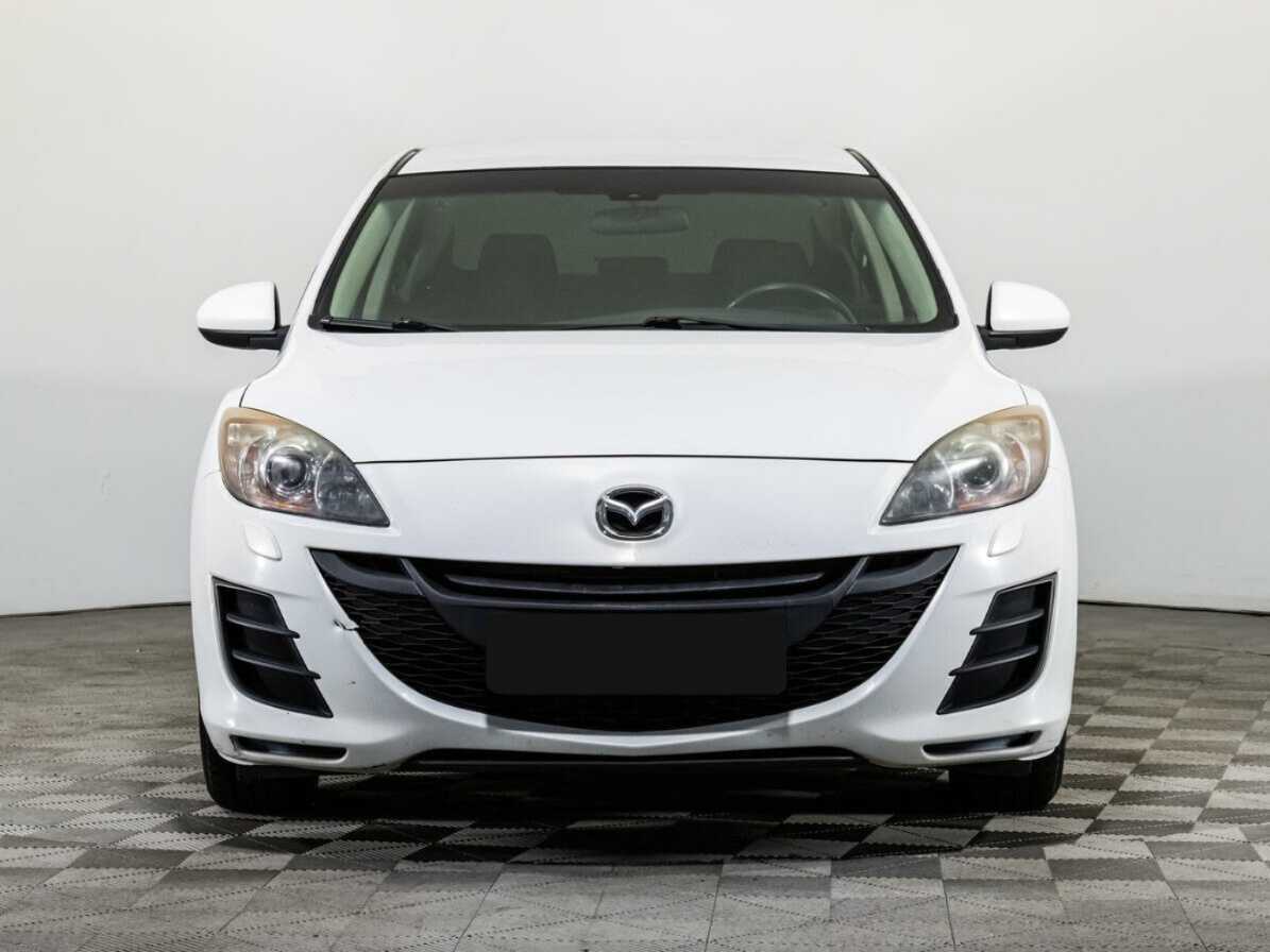 Mazda 3 с пробегом — 2010 год. Фото: #1