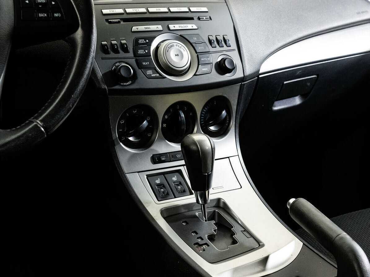 Mazda 3 с пробегом — 2010 год. Фото: #11