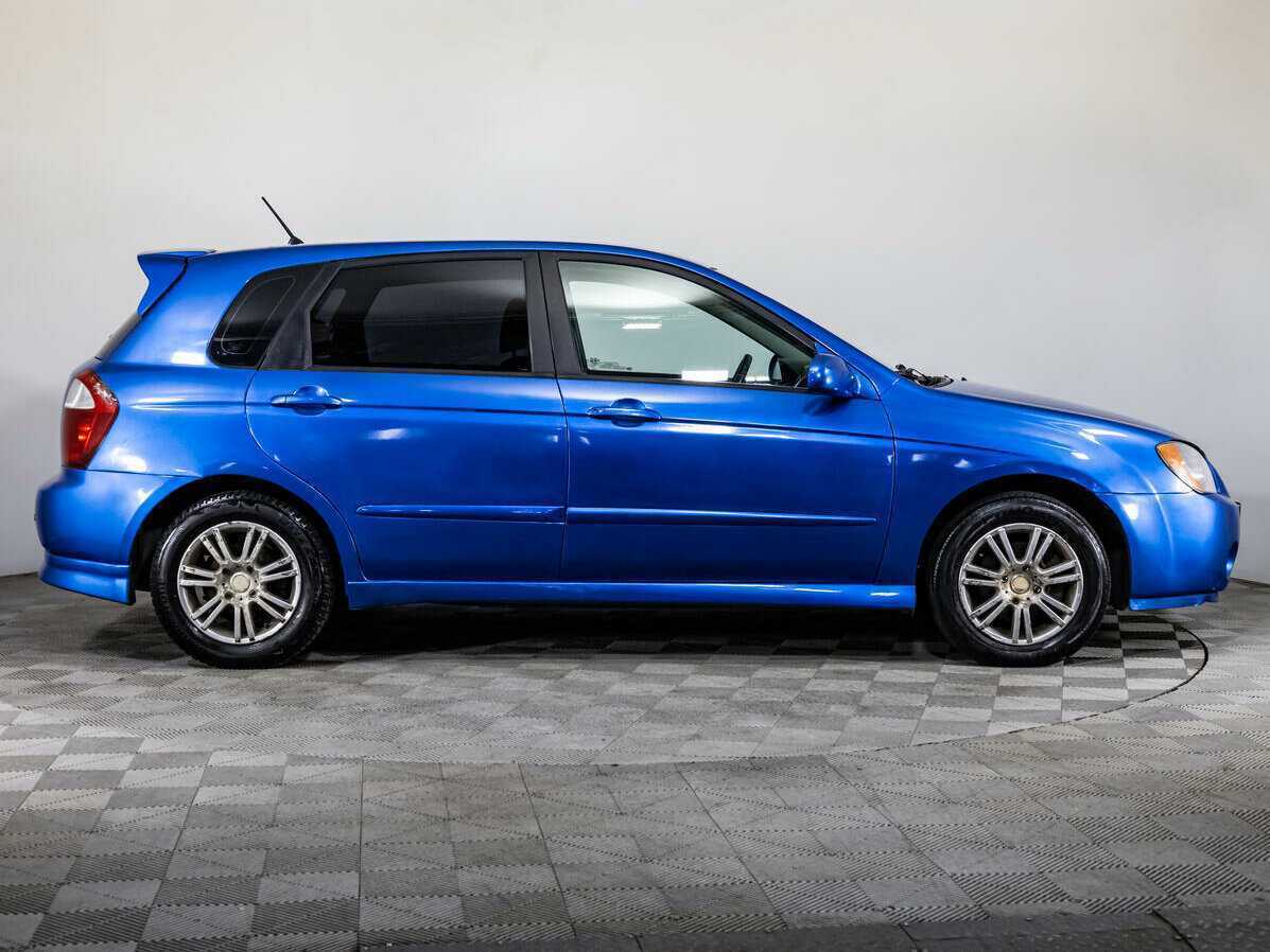 Kia Spectra с пробегом — 2004 год. Фото: #3