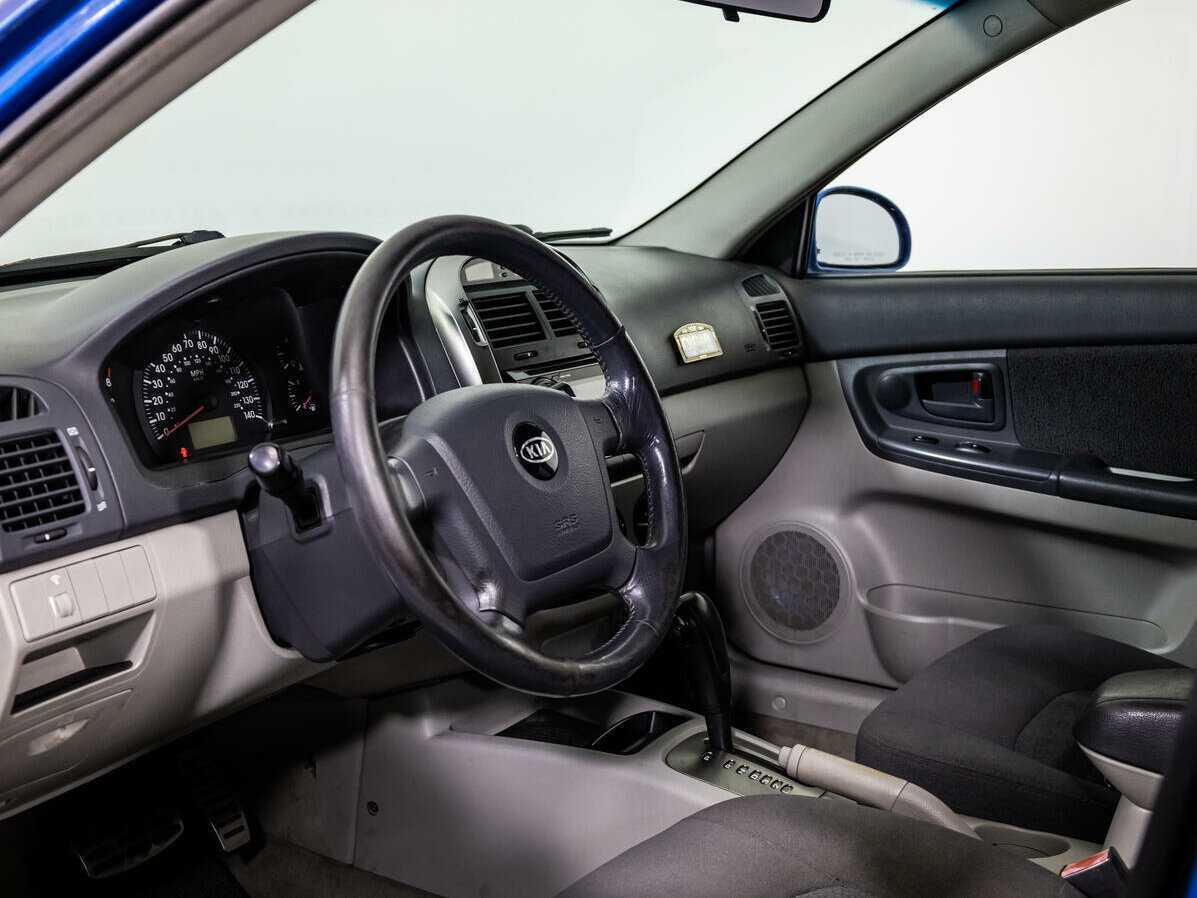 Kia Spectra с пробегом — 2004 год. Фото: #10