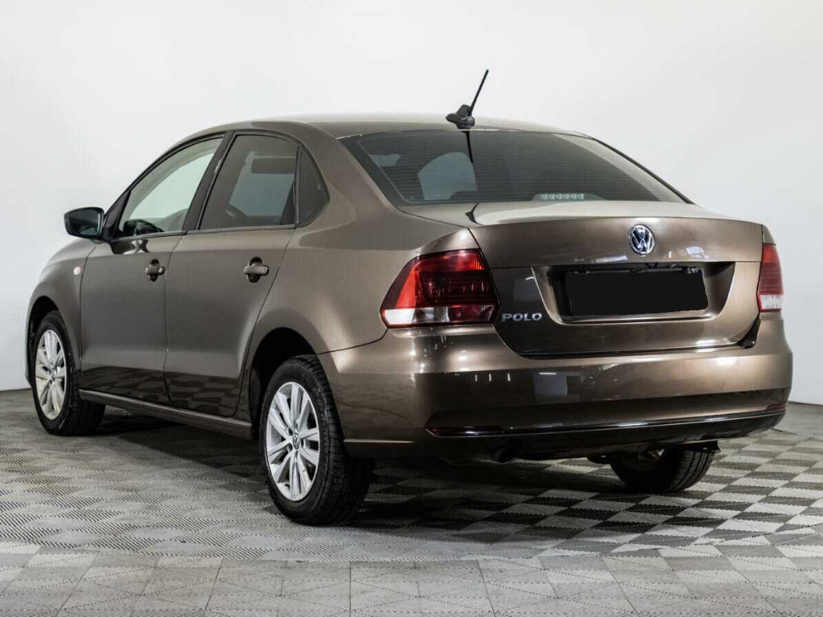 Volkswagen Polo с пробегом — 2018 год. Фото: #6