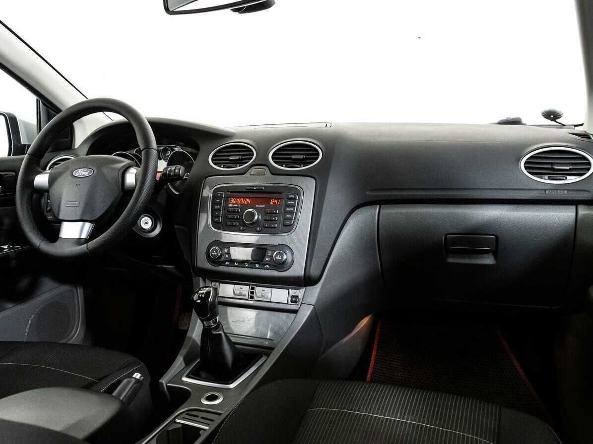 Ford Focus с пробегом — 2010 год. Фото: #6