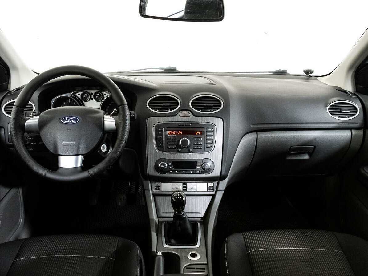 Ford Focus с пробегом — 2010 год. Фото: #7