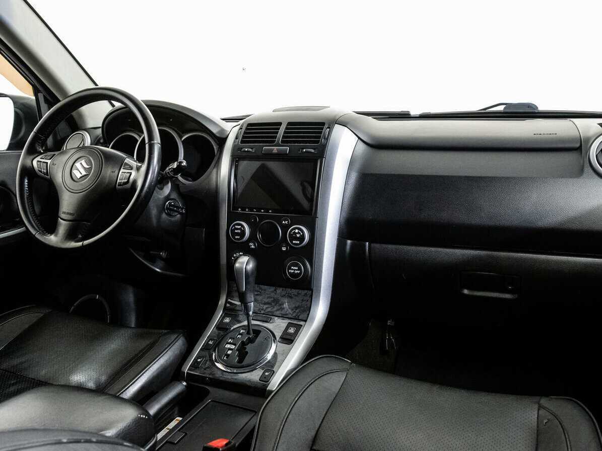 Suzuki Grand Vitara с пробегом — 2010 год. Фото: #6