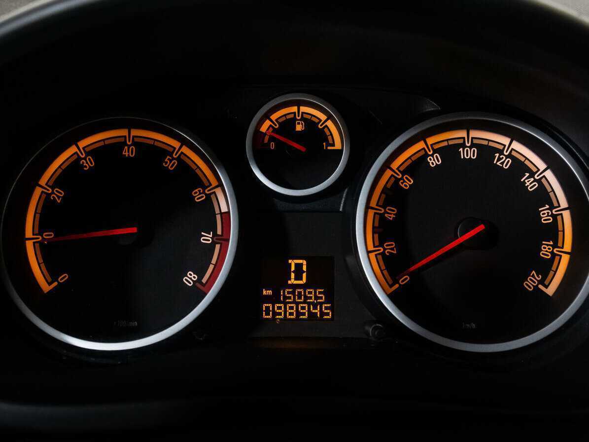 Opel Corsa с пробегом — 2008 год. Фото: #15