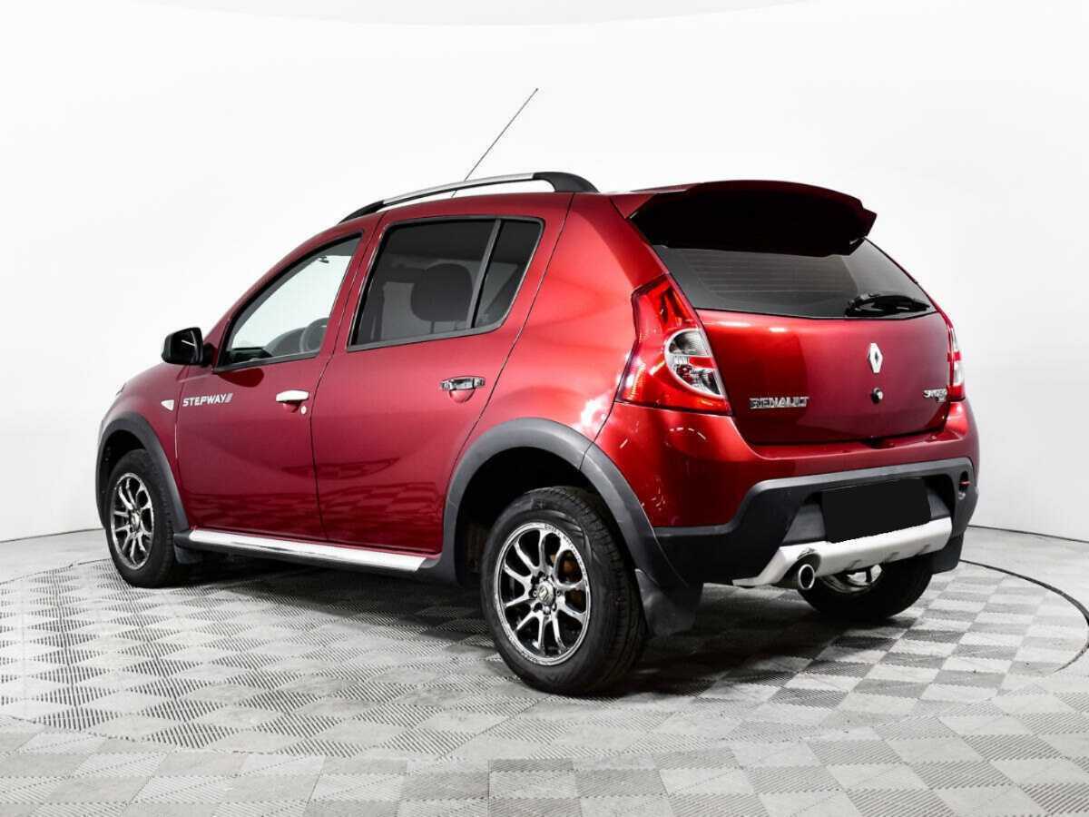 Renault Sandero с пробегом — 2012 год. Фото: #6