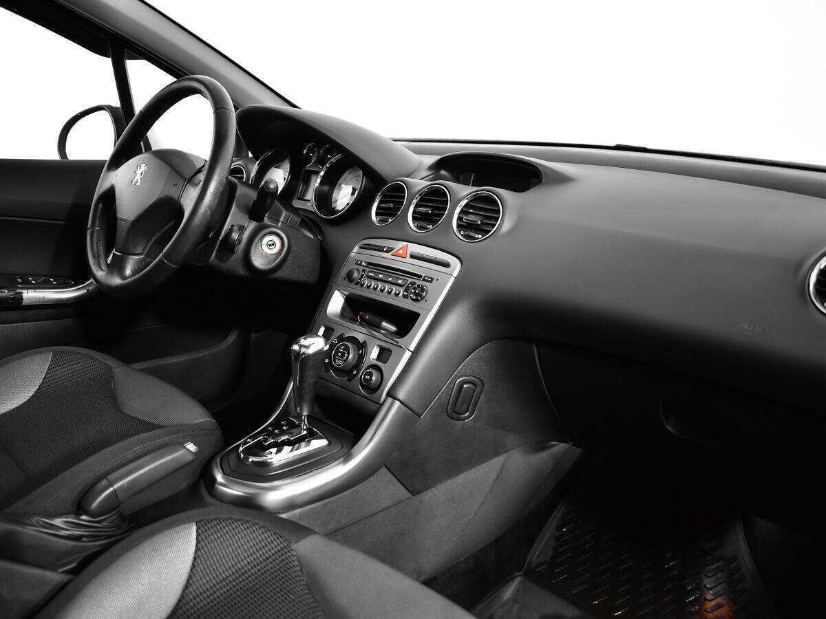 Peugeot 308 с пробегом — 2010 год. Фото: #8