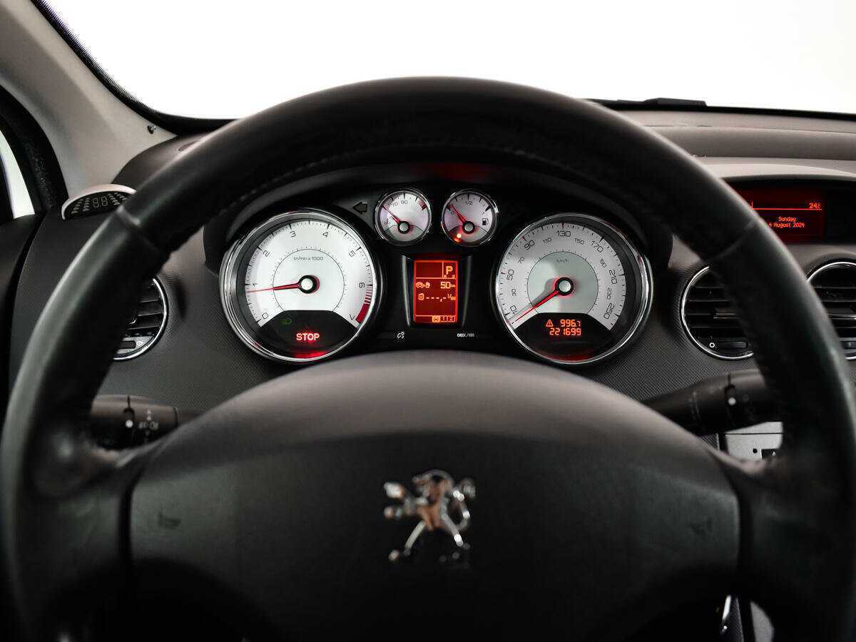 Peugeot 308 с пробегом — 2010 год. Фото: #10