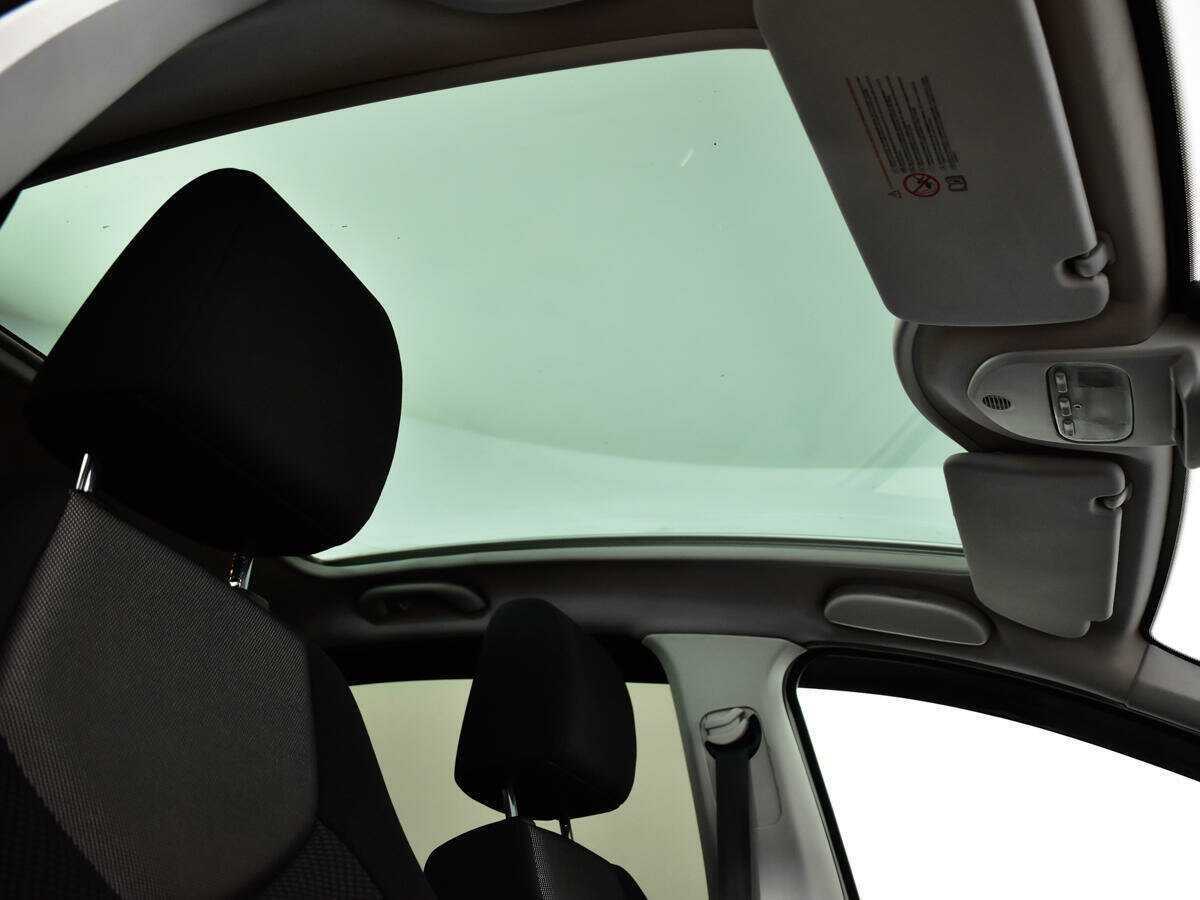 Peugeot 308 с пробегом — 2010 год. Фото: #12