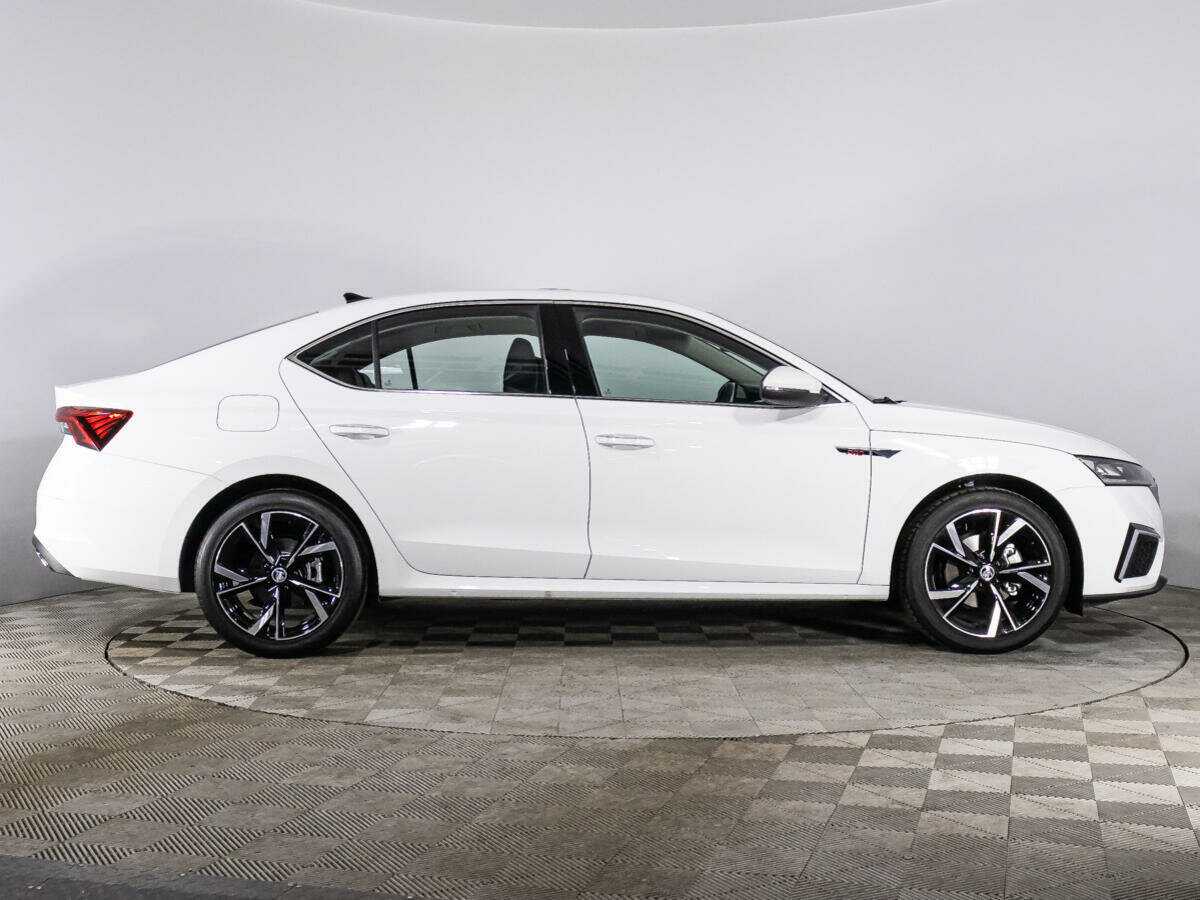 Skoda Octavia с пробегом — 2023 год. Фото: #3