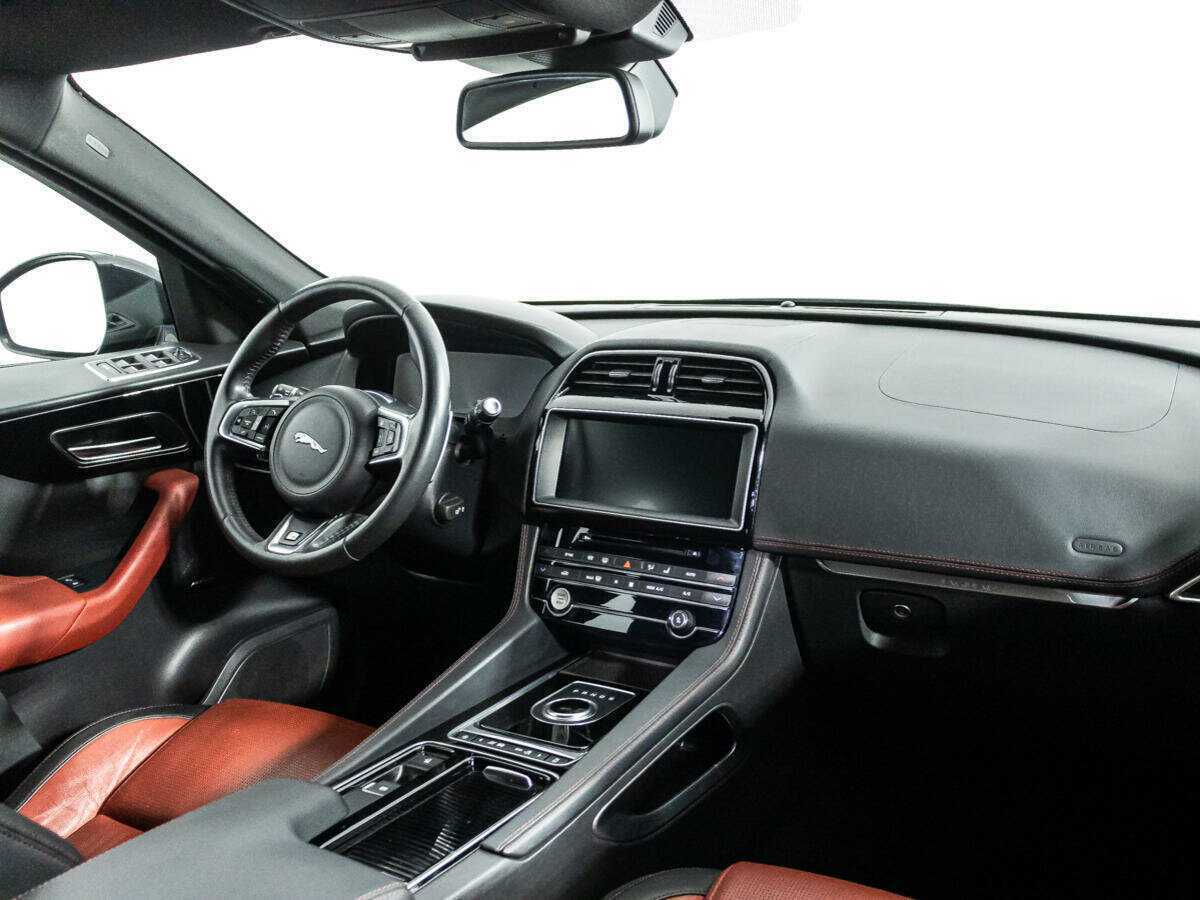 Jaguar F-Pace с пробегом — 2017 год. Фото: #8