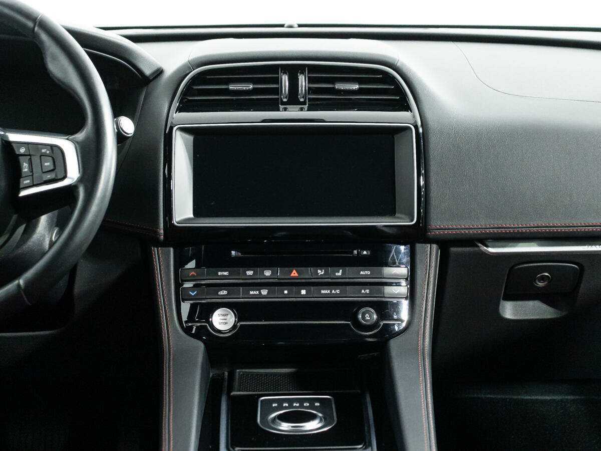 Jaguar F-Pace с пробегом — 2017 год. Фото: #13