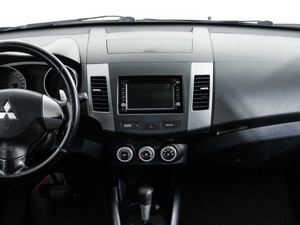 Mitsubishi Outlander с пробегом — 2008 год. Фото: #13