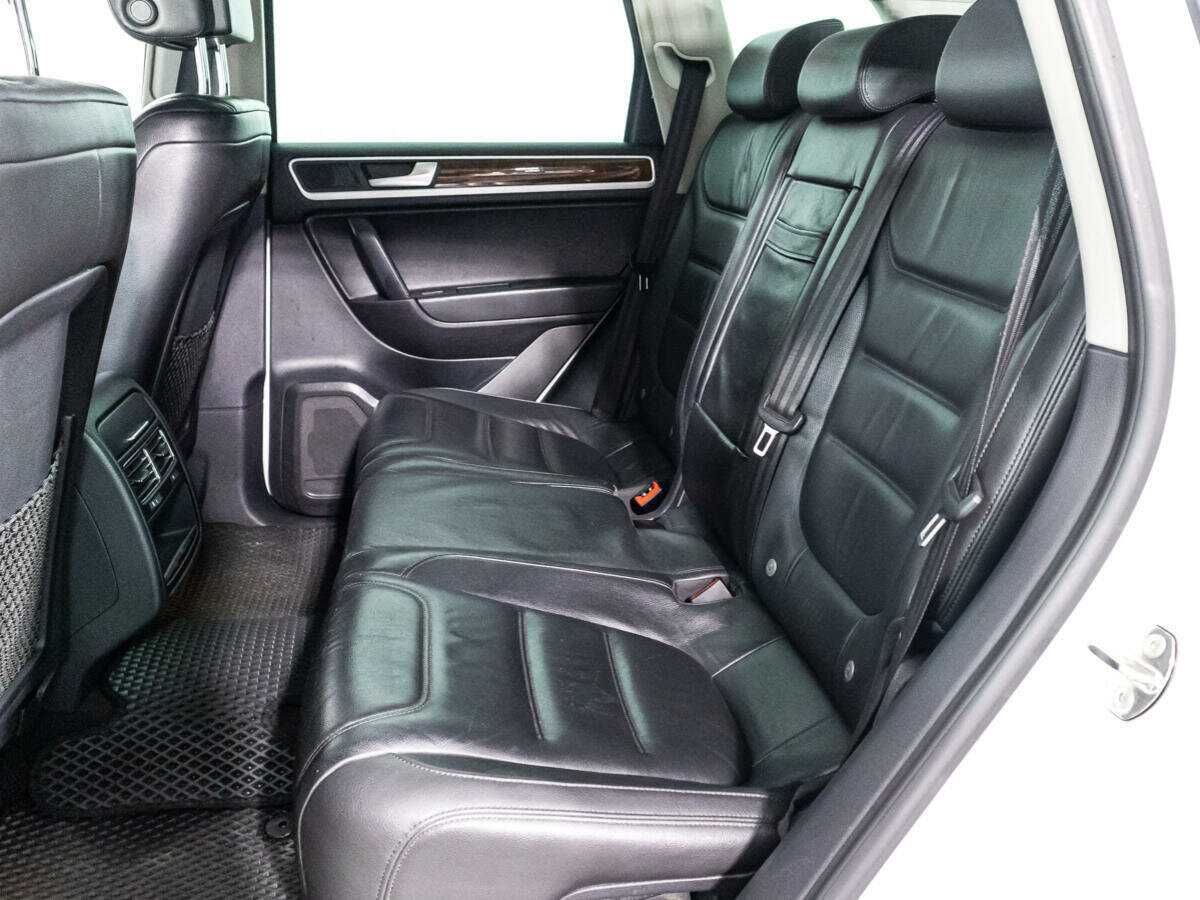Volkswagen Touareg с пробегом — 2013 год. Фото: #9