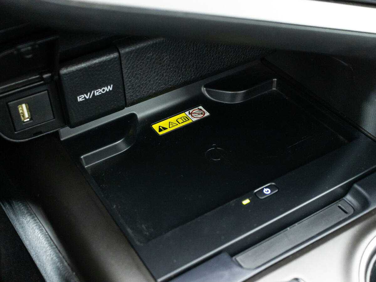 Toyota Camry с пробегом — 2022 год. Фото: #14