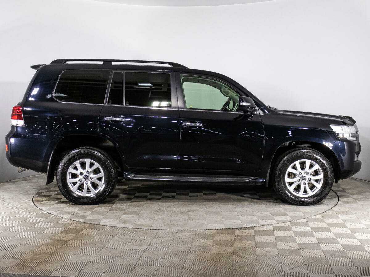 Toyota Land Cruiser с пробегом — 2016 год. Фото: #3