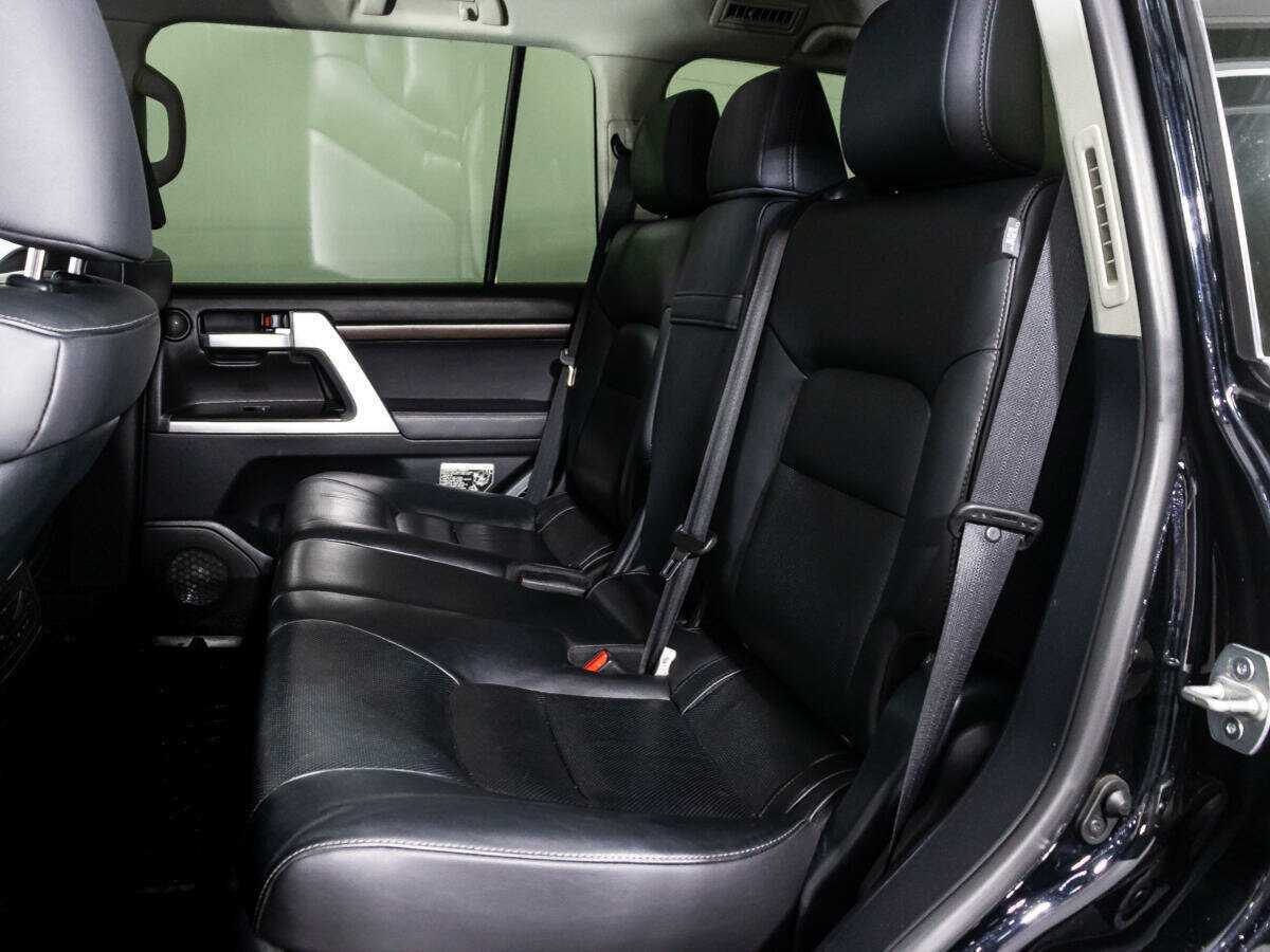 Toyota Land Cruiser с пробегом — 2016 год. Фото: #9