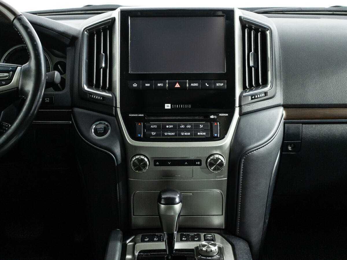 Toyota Land Cruiser с пробегом — 2016 год. Фото: #12