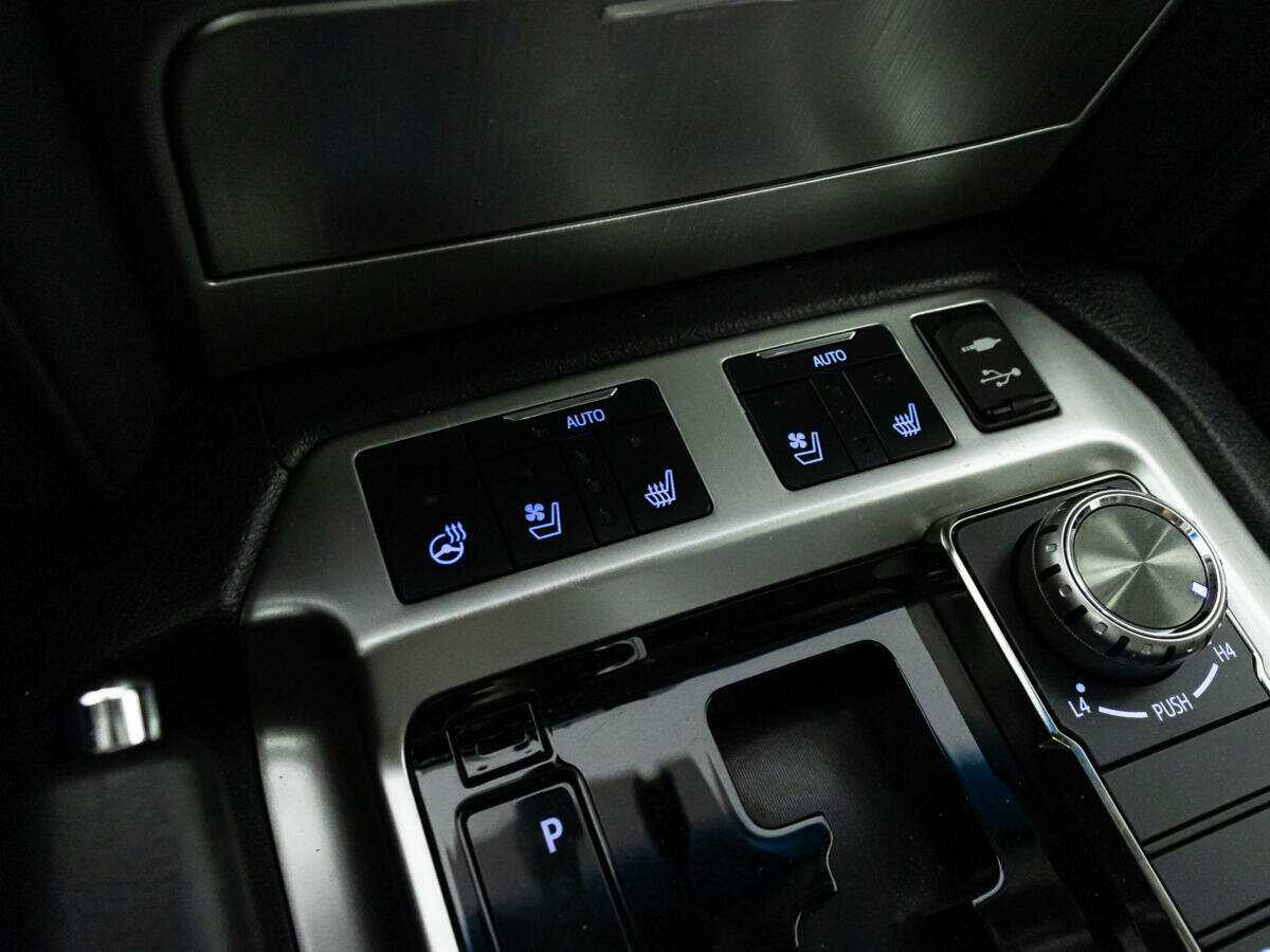 Toyota Land Cruiser с пробегом — 2016 год. Фото: #14