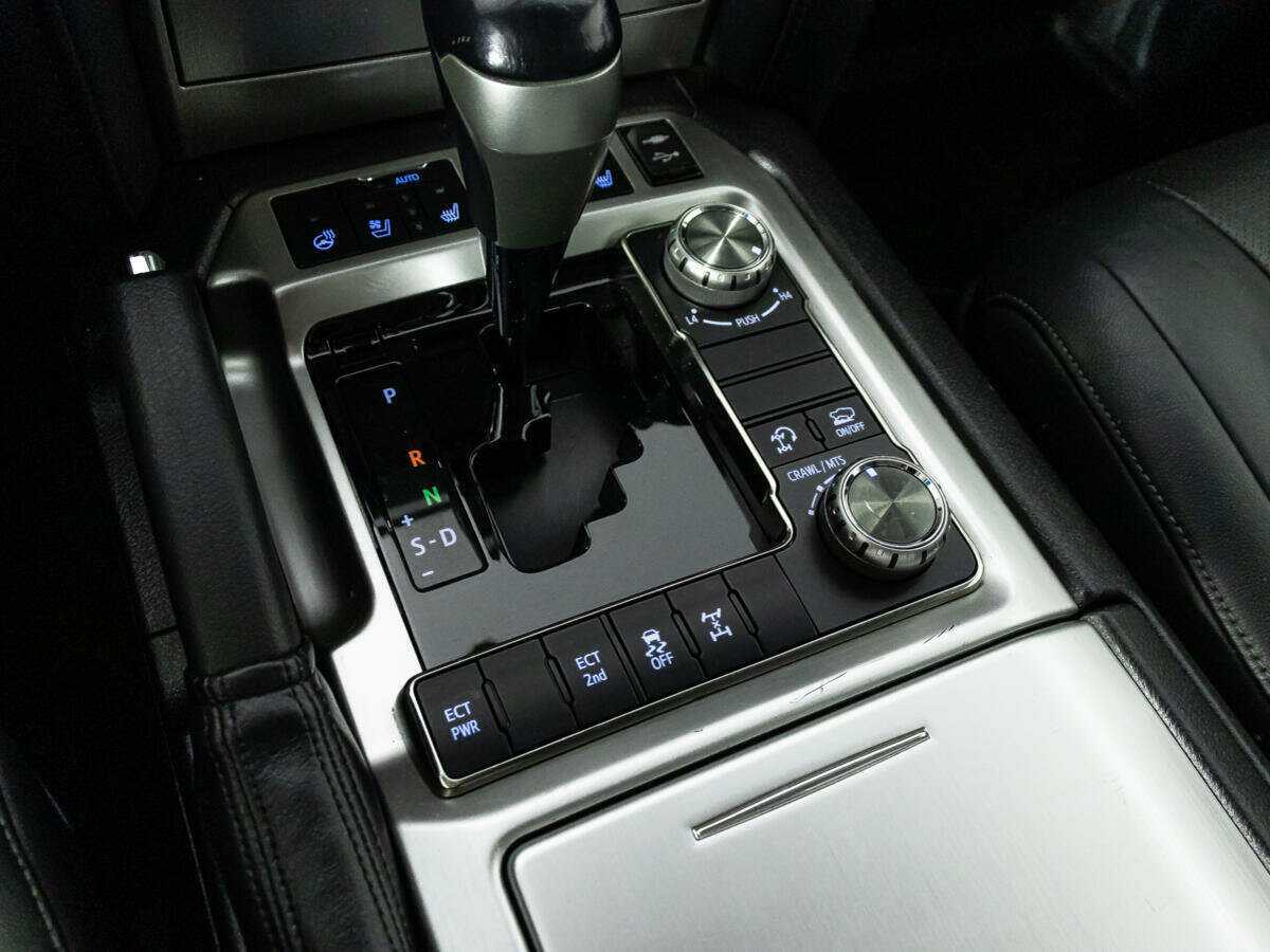 Toyota Land Cruiser с пробегом — 2016 год. Фото: #16