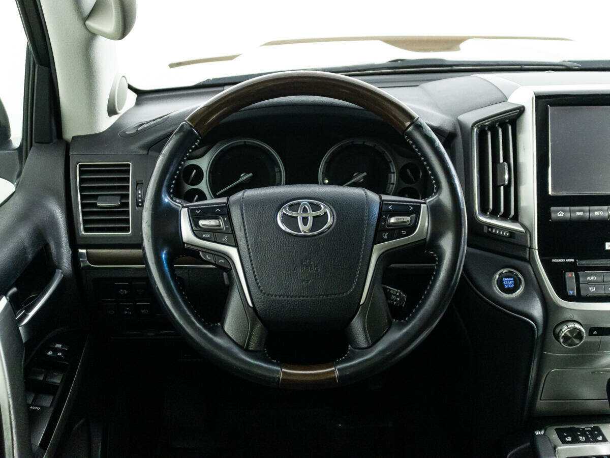 Toyota Land Cruiser с пробегом — 2016 год. Фото: #22