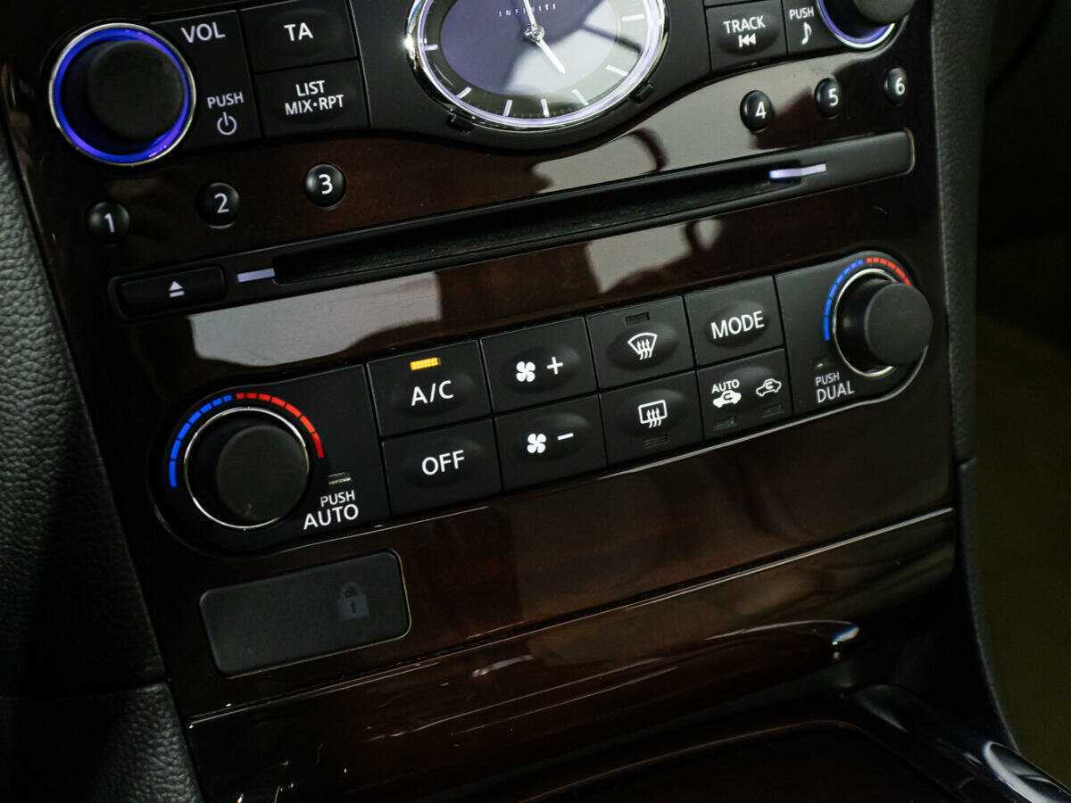 Infiniti G с пробегом — 2012 год. Фото: #17