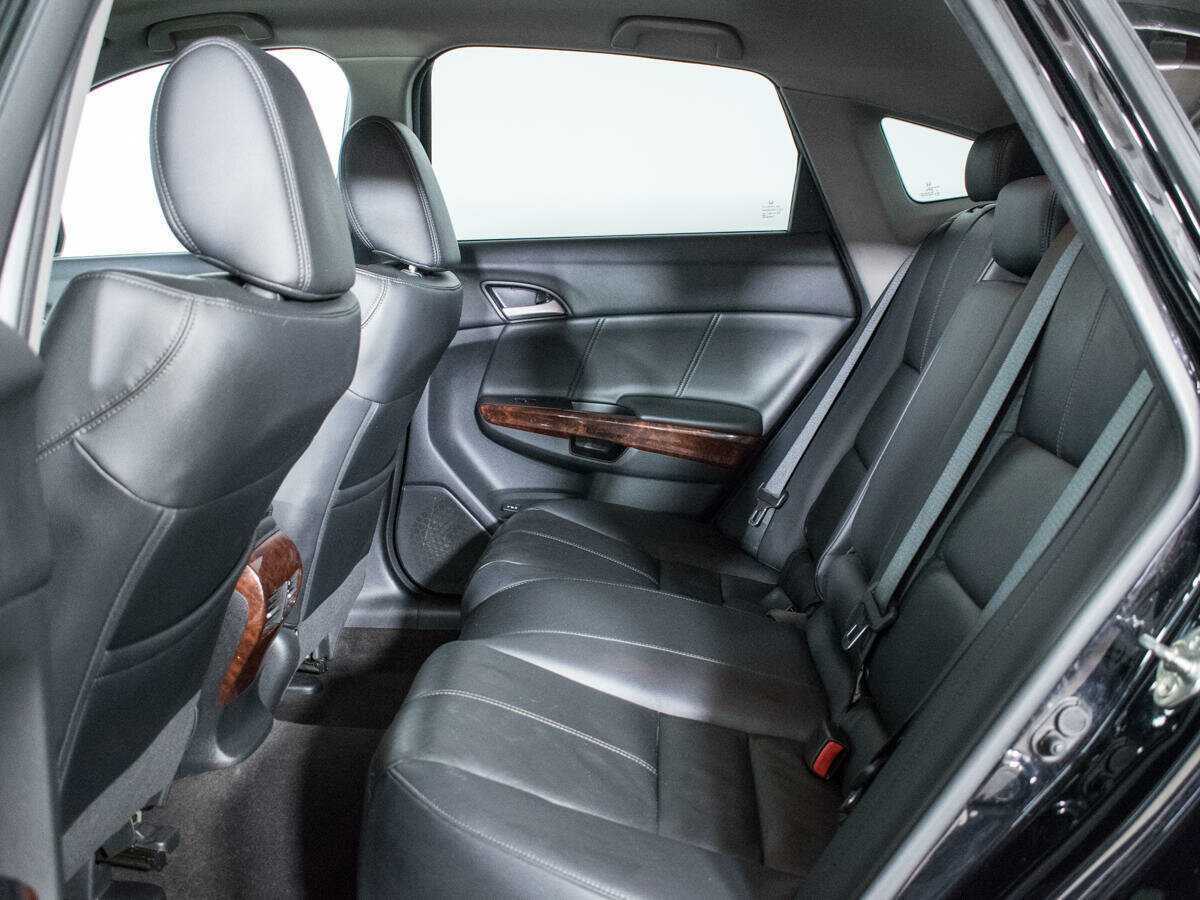 Honda Crosstour с пробегом — 2011 год. Фото: #9