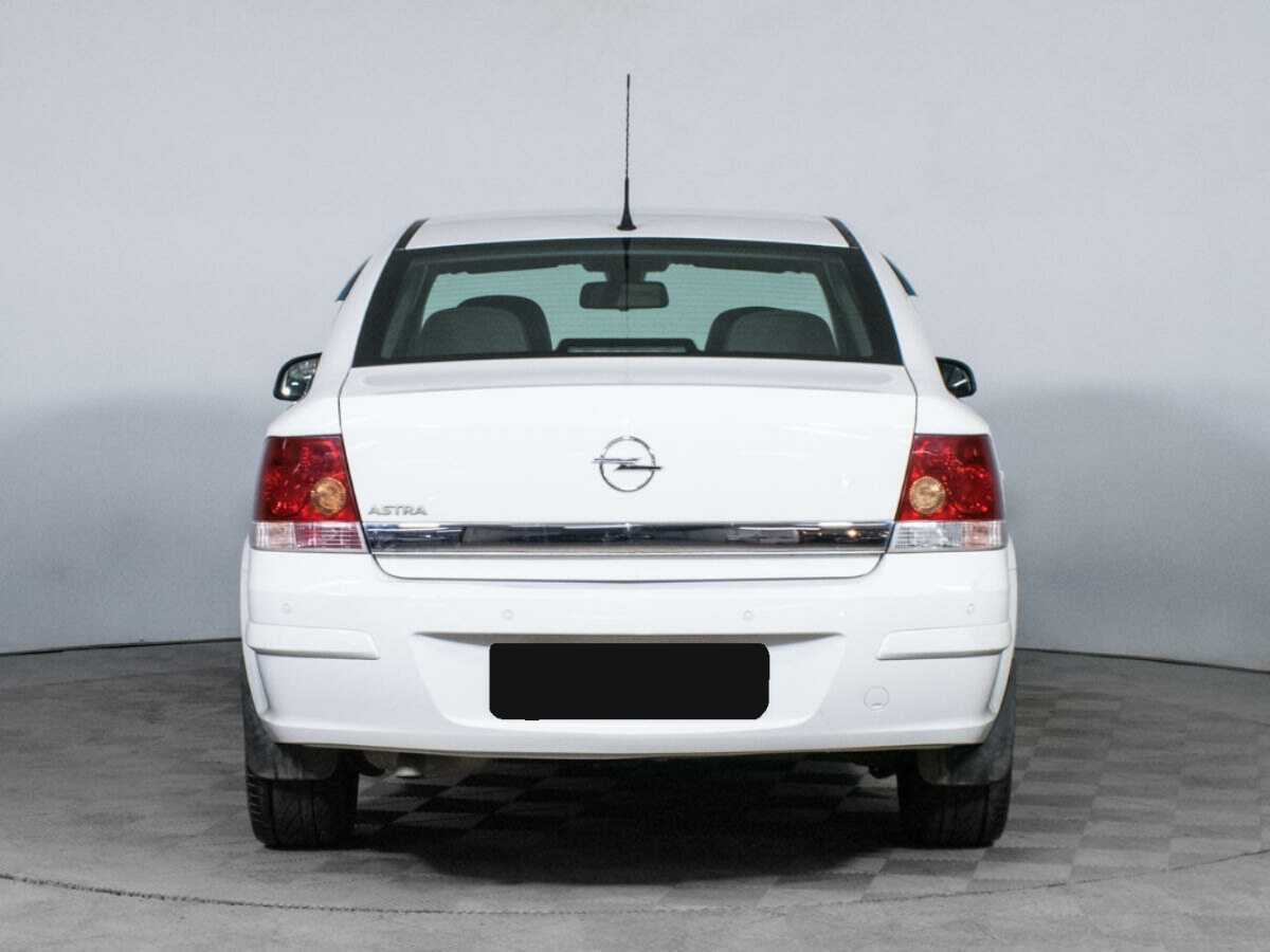 Opel Astra с пробегом — 2014 год. Фото: #5