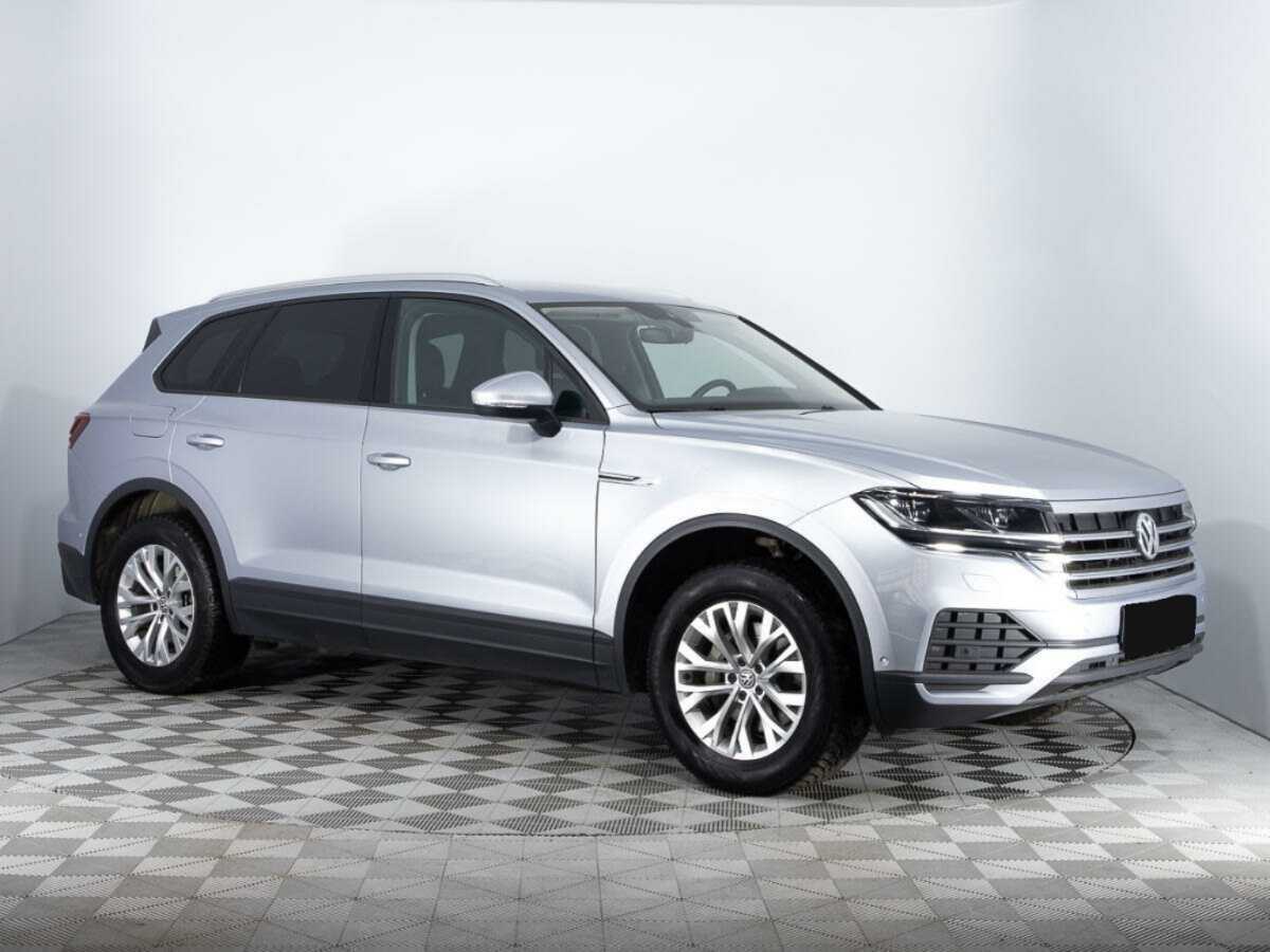 Volkswagen Touareg с пробегом — 2018 год. Фото: #2
