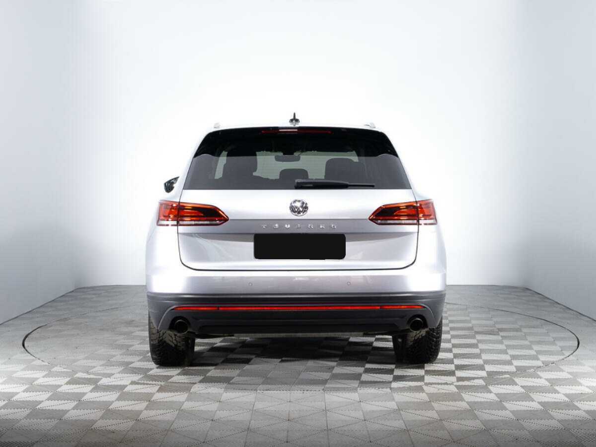 Volkswagen Touareg с пробегом — 2018 год. Фото: #4