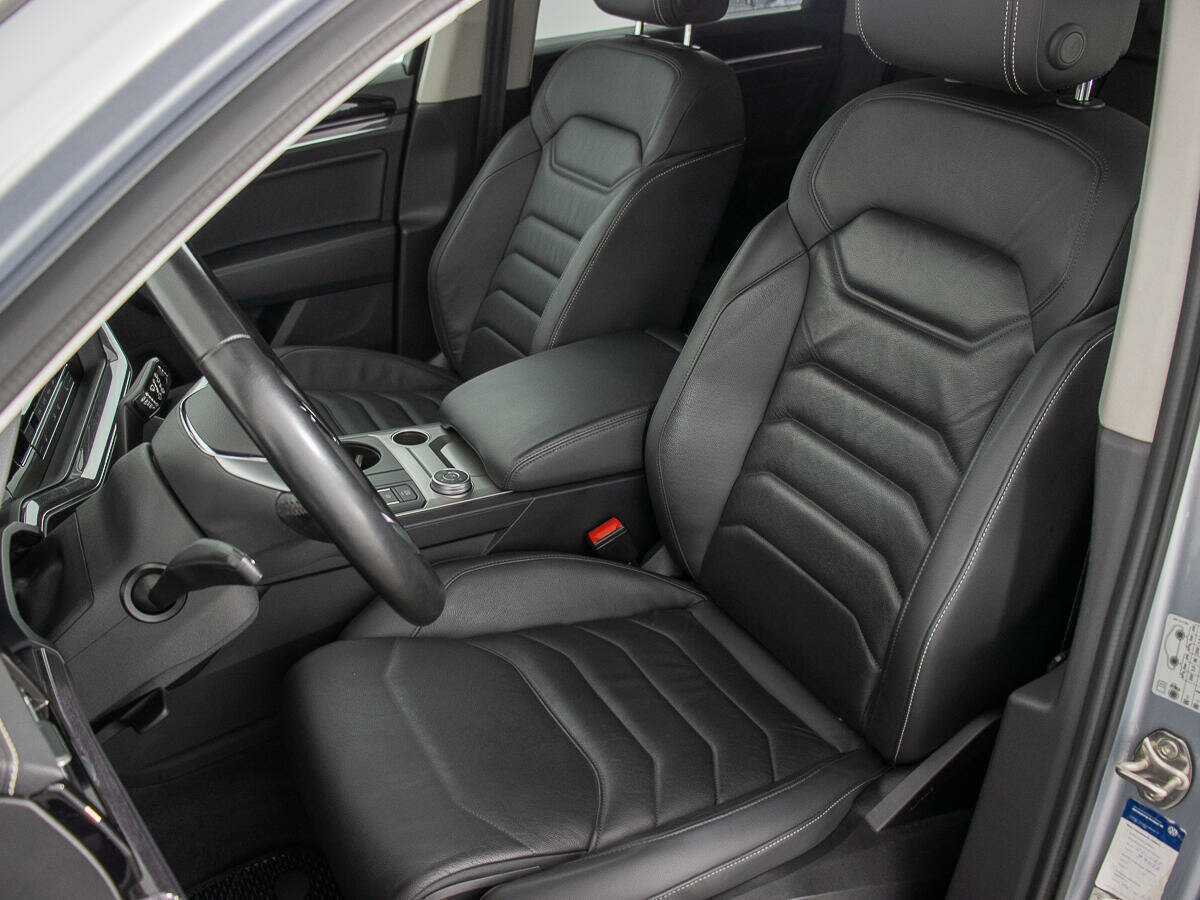 Volkswagen Touareg с пробегом — 2018 год. Фото: #9