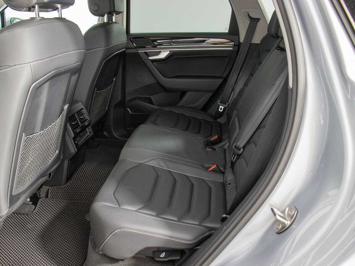 Volkswagen Touareg с пробегом — 2018 год. Фото: #10