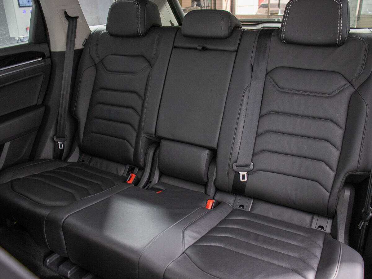 Volkswagen Touareg с пробегом — 2018 год. Фото: #11