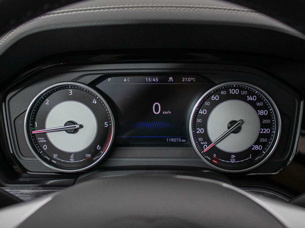 Volkswagen Touareg с пробегом — 2018 год. Фото: #12