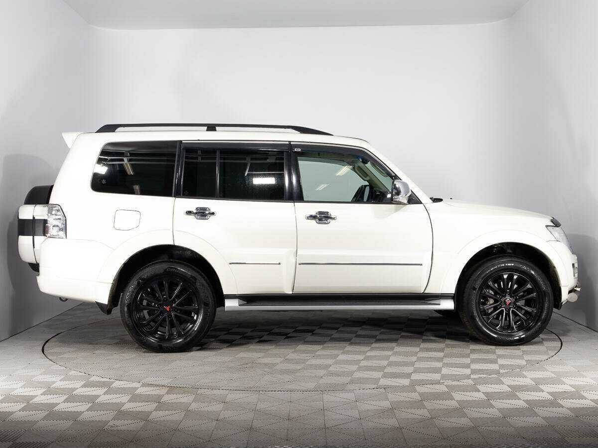 Mitsubishi Pajero с пробегом — 2020 год. Фото: #3