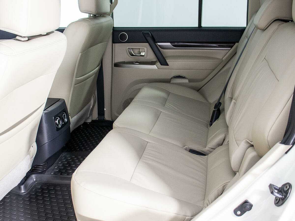 Mitsubishi Pajero с пробегом — 2020 год. Фото: #13