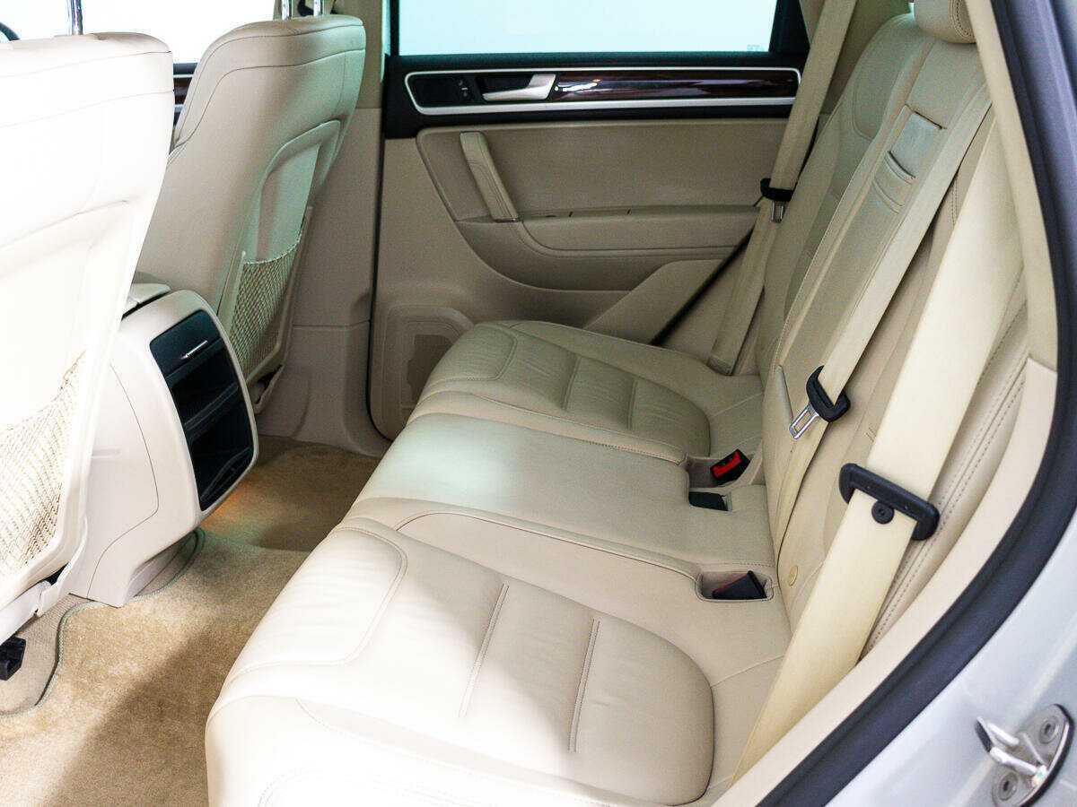 Volkswagen Touareg с пробегом — 2011 год. Фото: #10