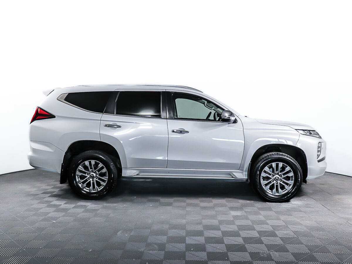 Mitsubishi Pajero Sport с пробегом — 2020 год. Фото: #3