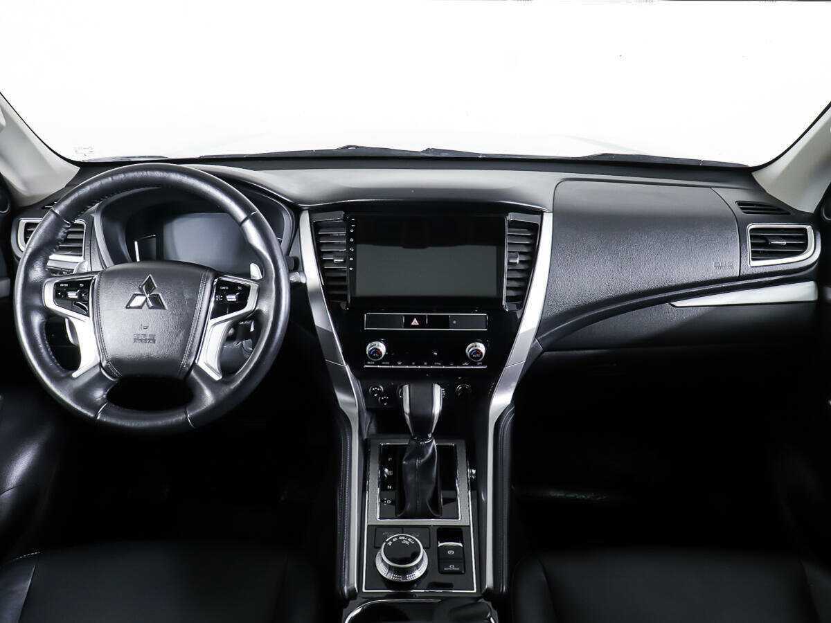 Mitsubishi Pajero Sport с пробегом — 2020 год. Фото: #11