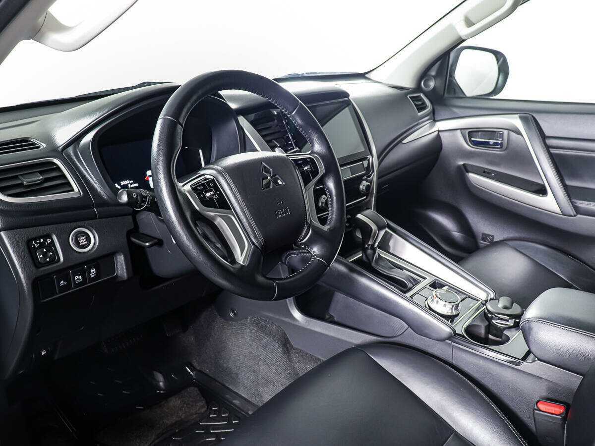 Mitsubishi Pajero Sport с пробегом — 2020 год. Фото: #13