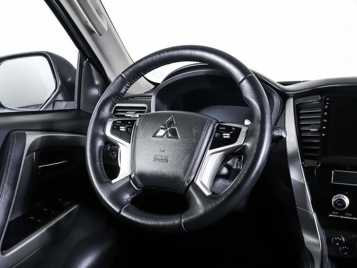 Mitsubishi Pajero Sport с пробегом — 2020 год. Фото: #15