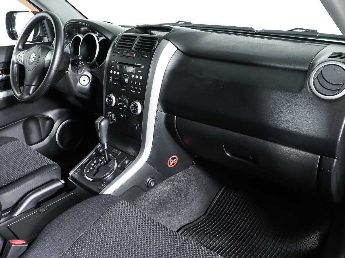 Suzuki Grand Vitara с пробегом — 2006 год. Фото: #7