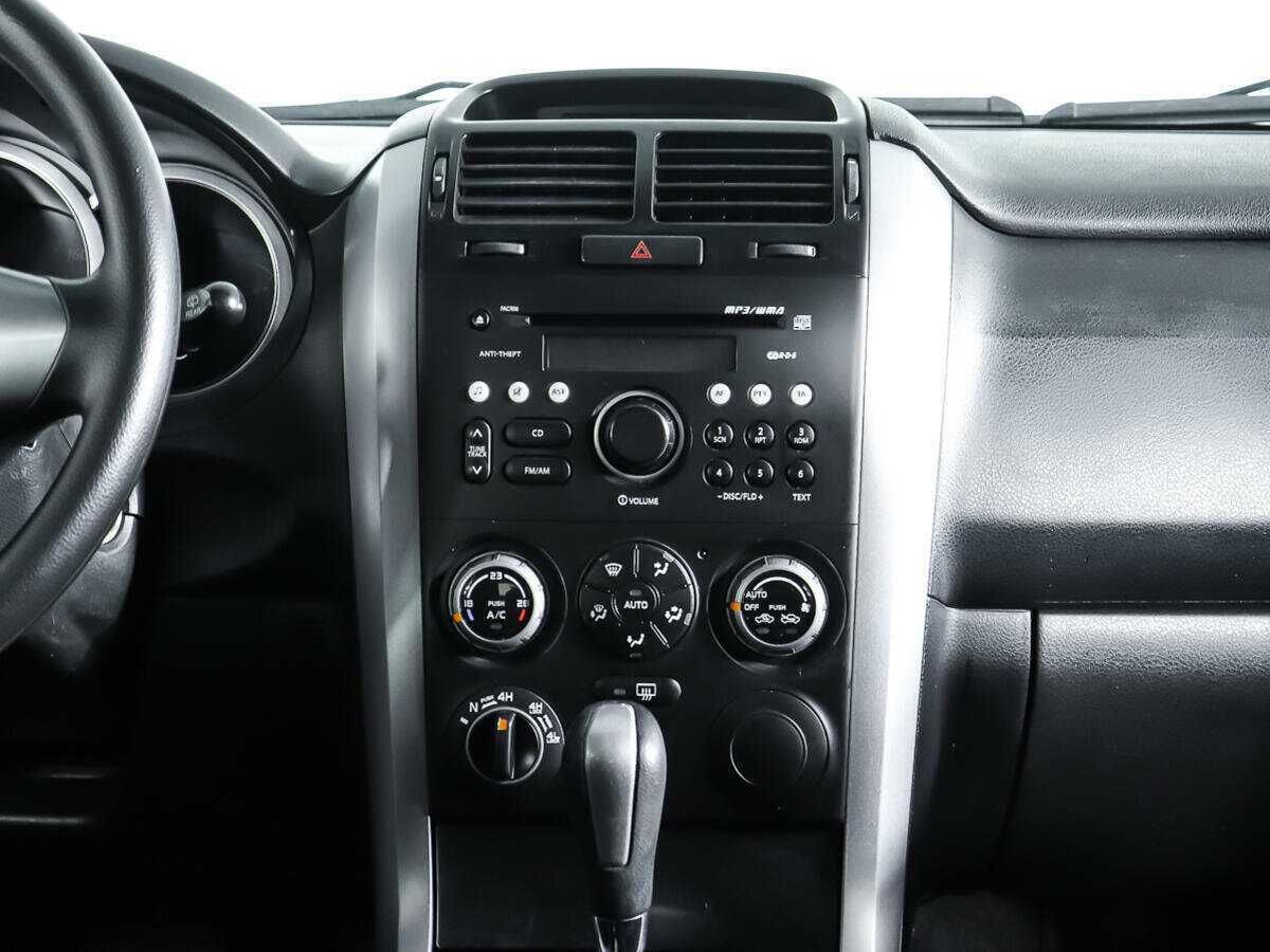 Suzuki Grand Vitara с пробегом — 2006 год. Фото: #10