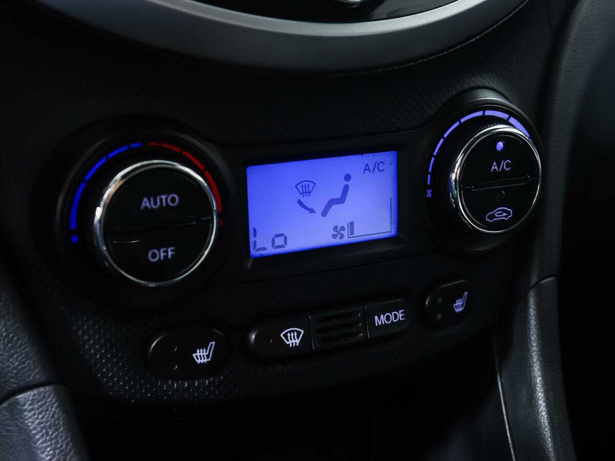 Hyundai Solaris с пробегом — 2012 год. Фото: #15