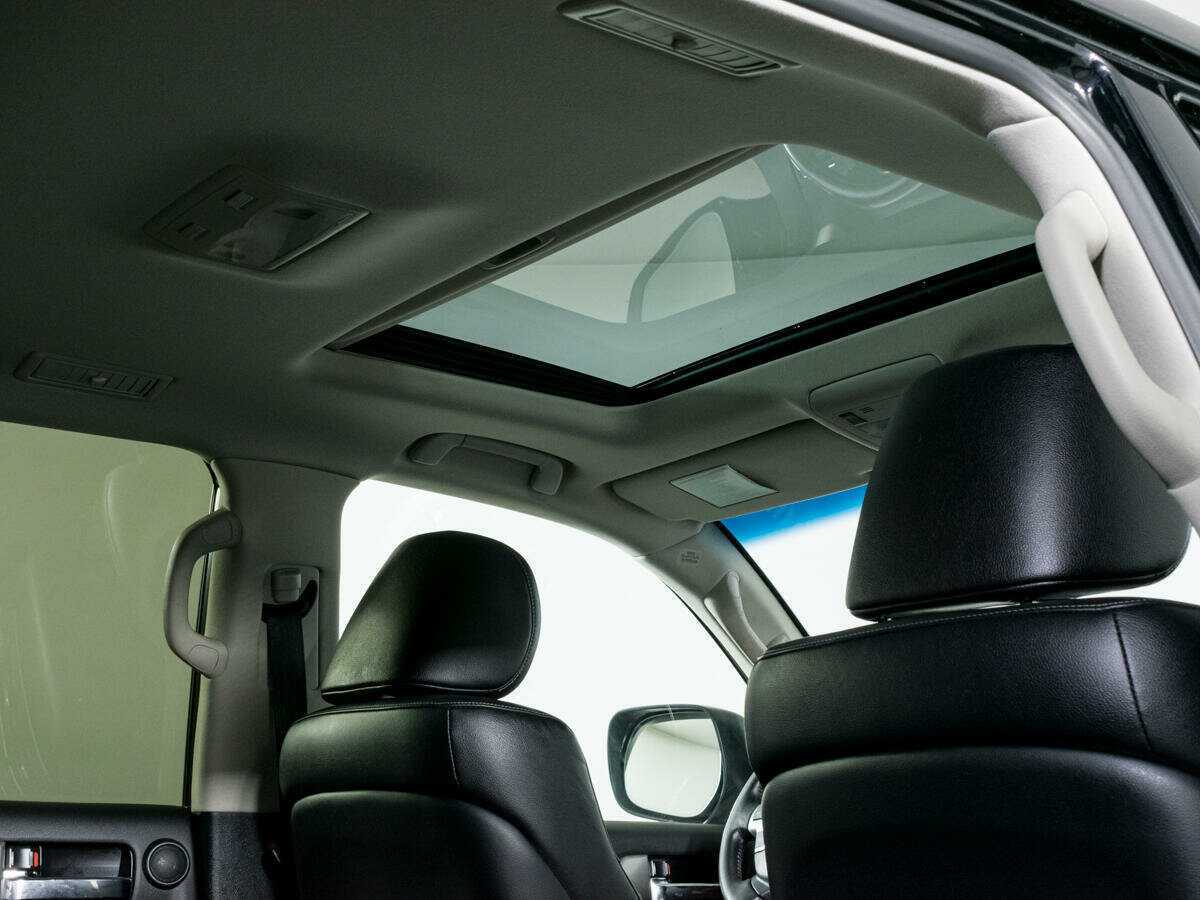 Toyota Land Cruiser с пробегом — 2013 год. Фото: #13