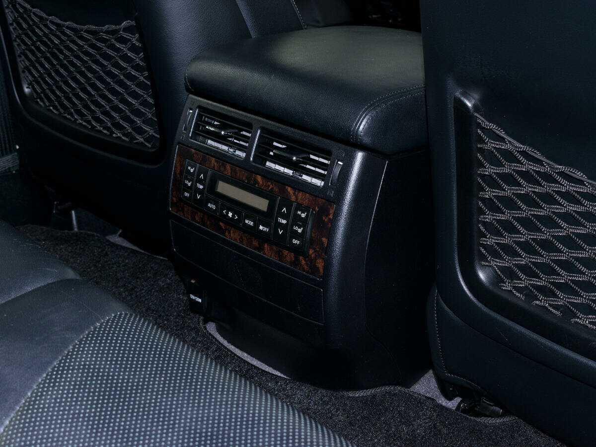 Toyota Land Cruiser с пробегом — 2013 год. Фото: #14