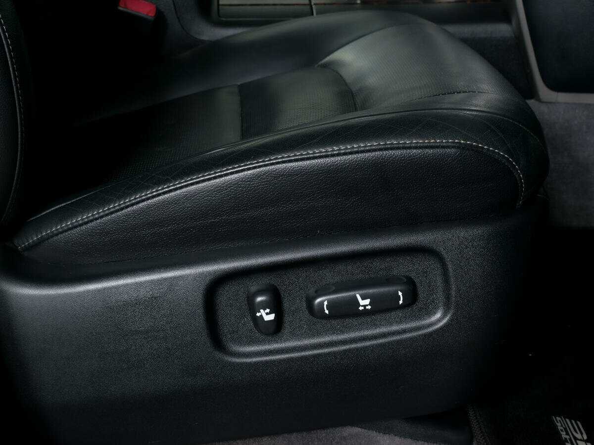 Toyota Land Cruiser с пробегом — 2013 год. Фото: #20